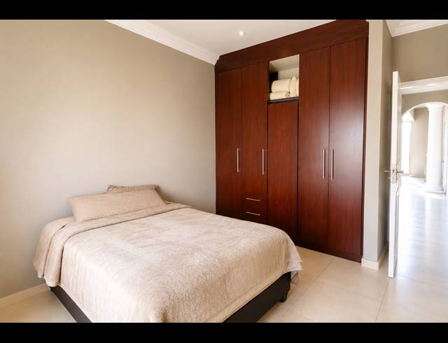 6 BEDROOM GOLF ESTATE FOR SALE IN BLUE VALLEY GOLF ESTATE